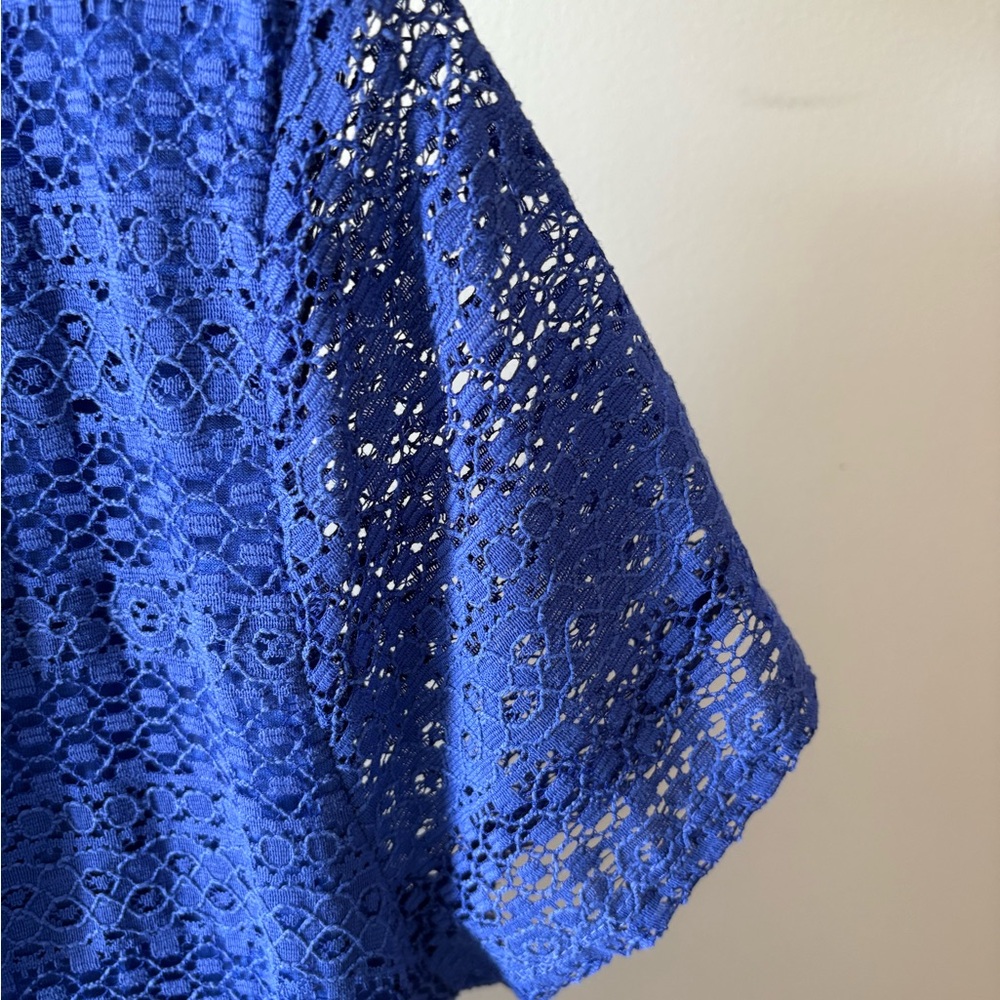 NEW WITH TAGS: Leo & Nicole Blue Lace Lined Short Sleeve Blouse, Sheer SleevesXL - Picture 2 of 6